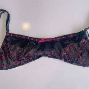 Fredericks of Hollywood sheer wireless bralette 🖤💕